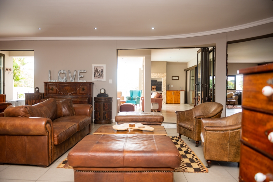 9 Bedroom Property for Sale in Nahoon Beach Eastern Cape